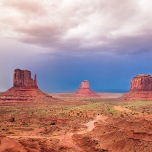 Cloudy Monument Valley desktop wallpaper, USA. Free public domain CC0 photo.

More:

 Original public domain image from Flickr