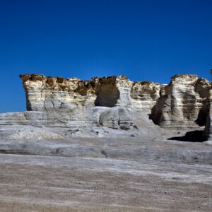 Those who have heard of Kansas know that much of it is famously flat, with some rolling hills and vast grasslands in the eastern and central parts of the state but they don't often think of rock formations                        

More:

 Original public domain image from Library of Congress