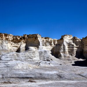 Those who have heard of Kansas know that much of it is famously flat, with some rolling hills and vast grasslands in the eastern and central parts of the state but they don't often think of rock formations                        

More:

 Original public domain image from Library of Congress